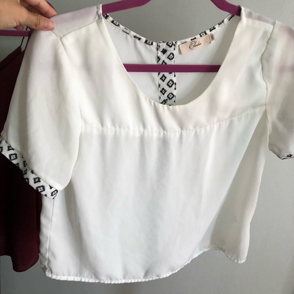 Blusa blanca con detallen en negro